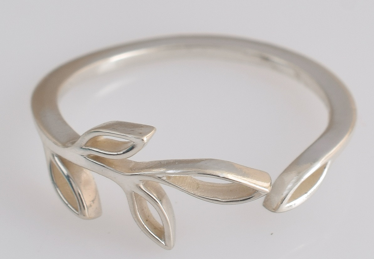 Anna Sterling Silver Elegant Floral Ring