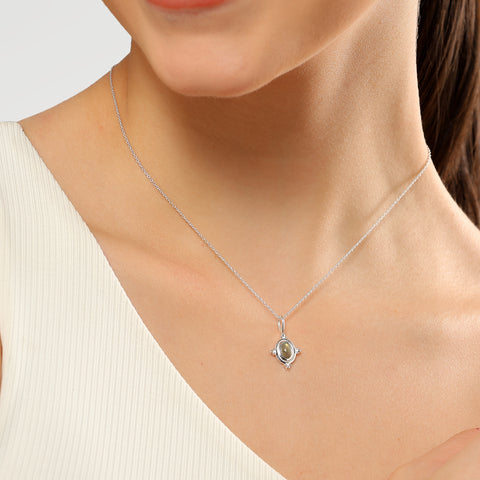 Zoe Sterling Silver Oval Labradorite Pendant