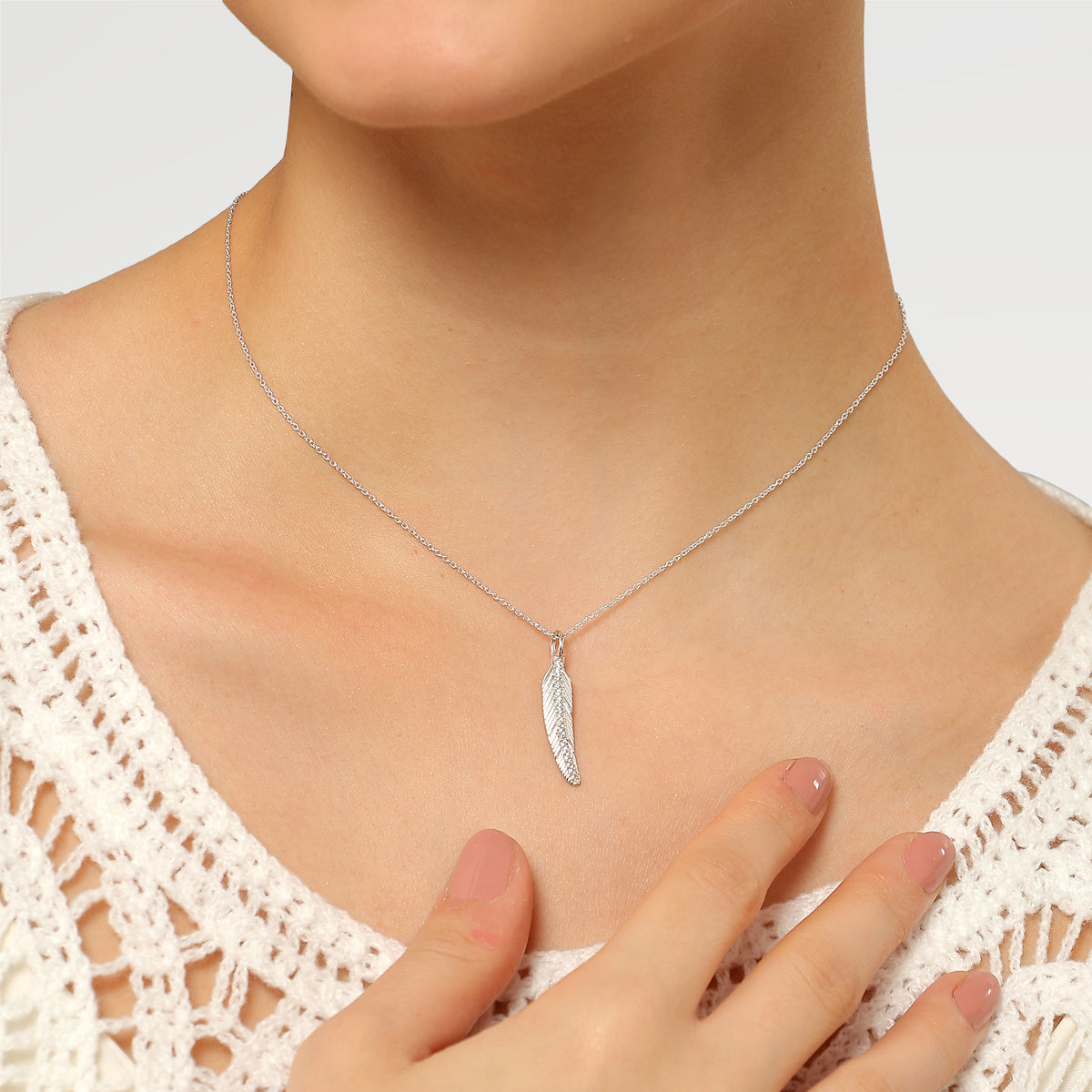 Grace Pave Leaf Zirconia Pendant