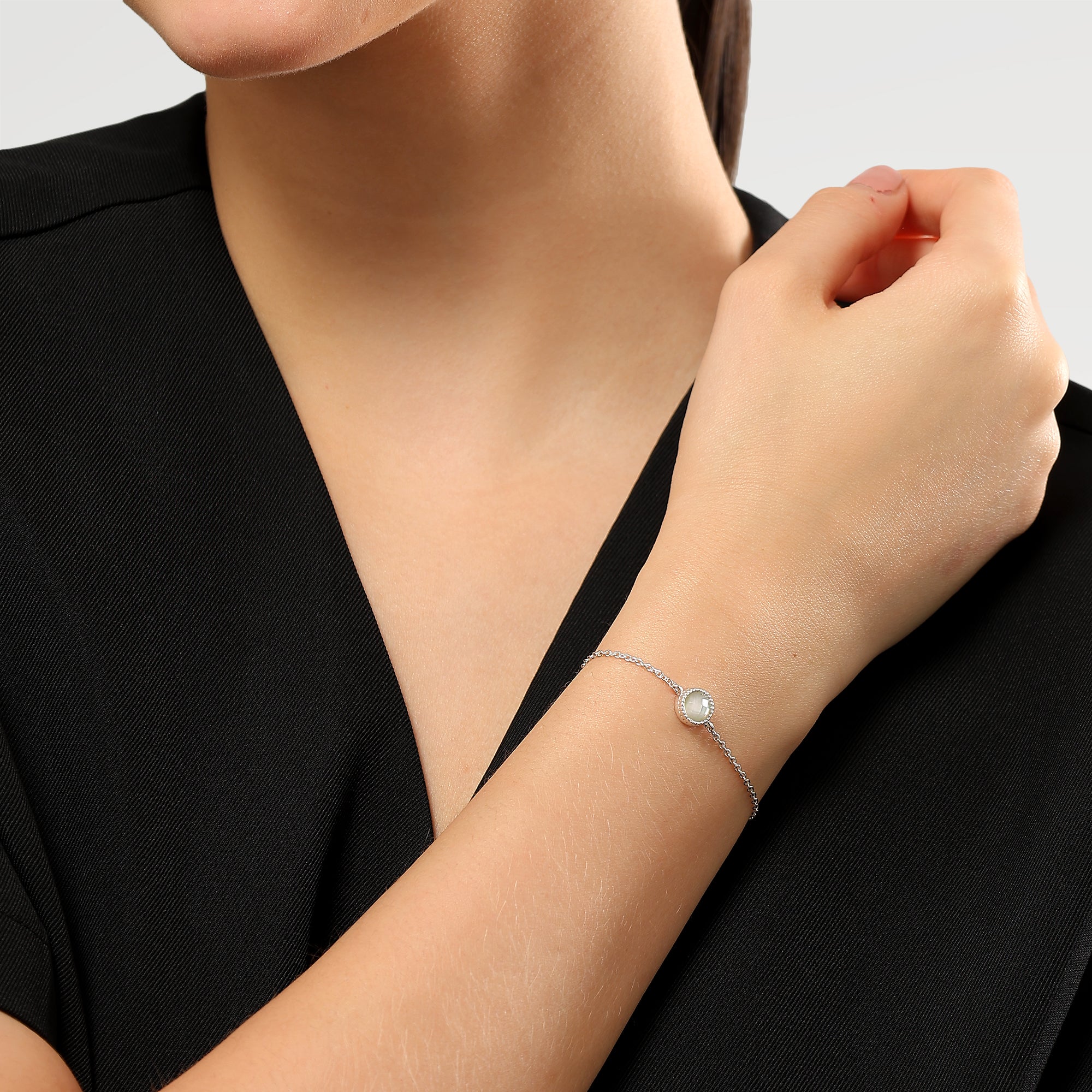 Nora Polished Shell Collet Bracelet