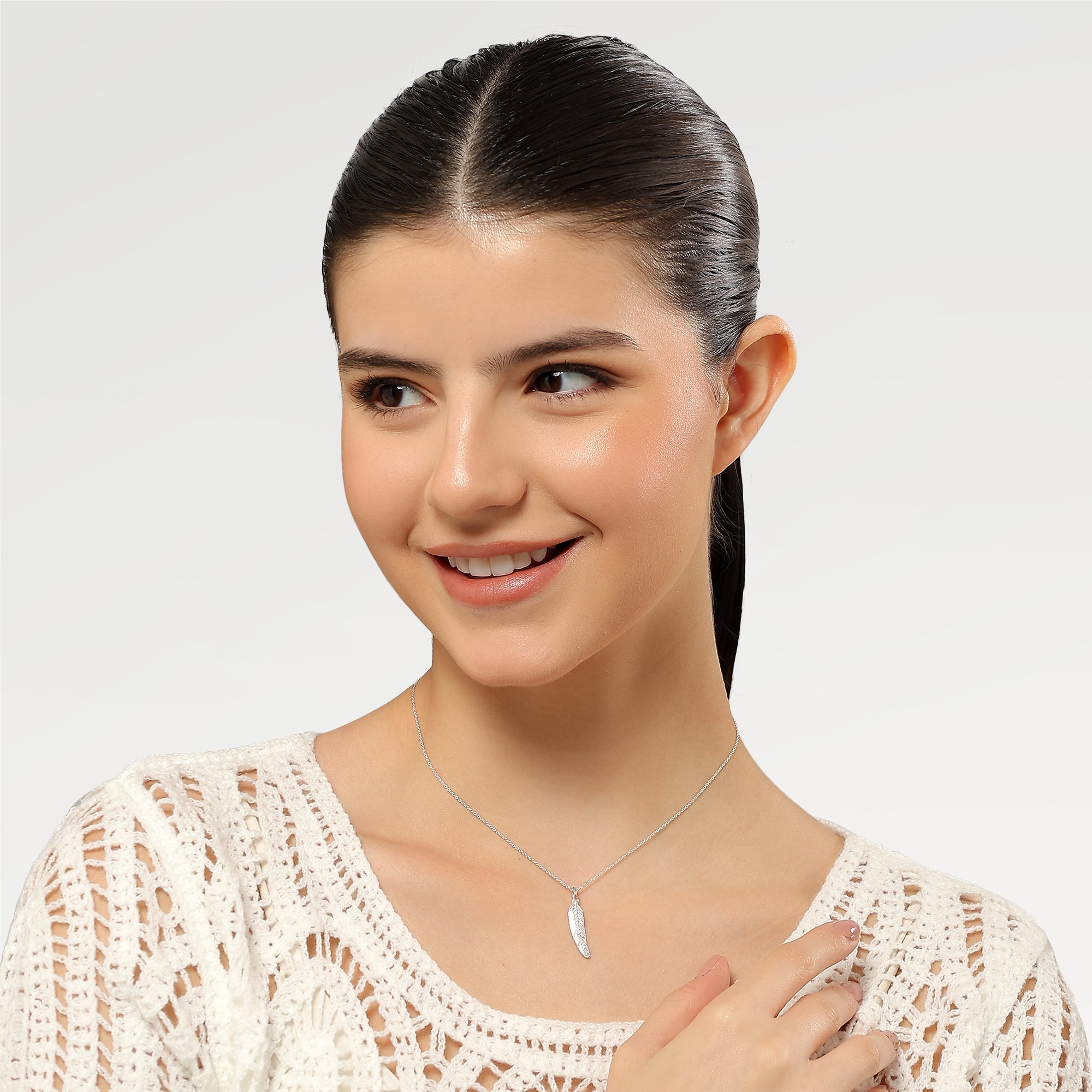 Grace Pave Leaf Zirconia Pendant