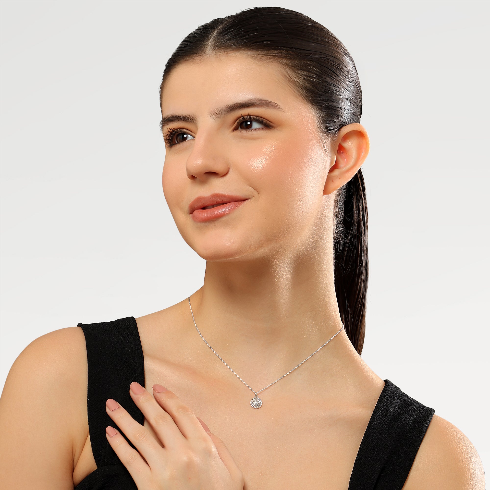 Emma Filigree Minimal Pendant