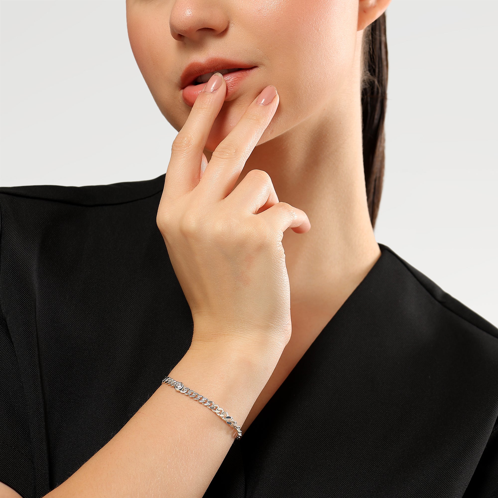 High Polish Bazel Curb Chain Bracelet with Cut Round White Cubic Zirconia
