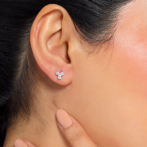 Zeni Silver Pearl Earring Set