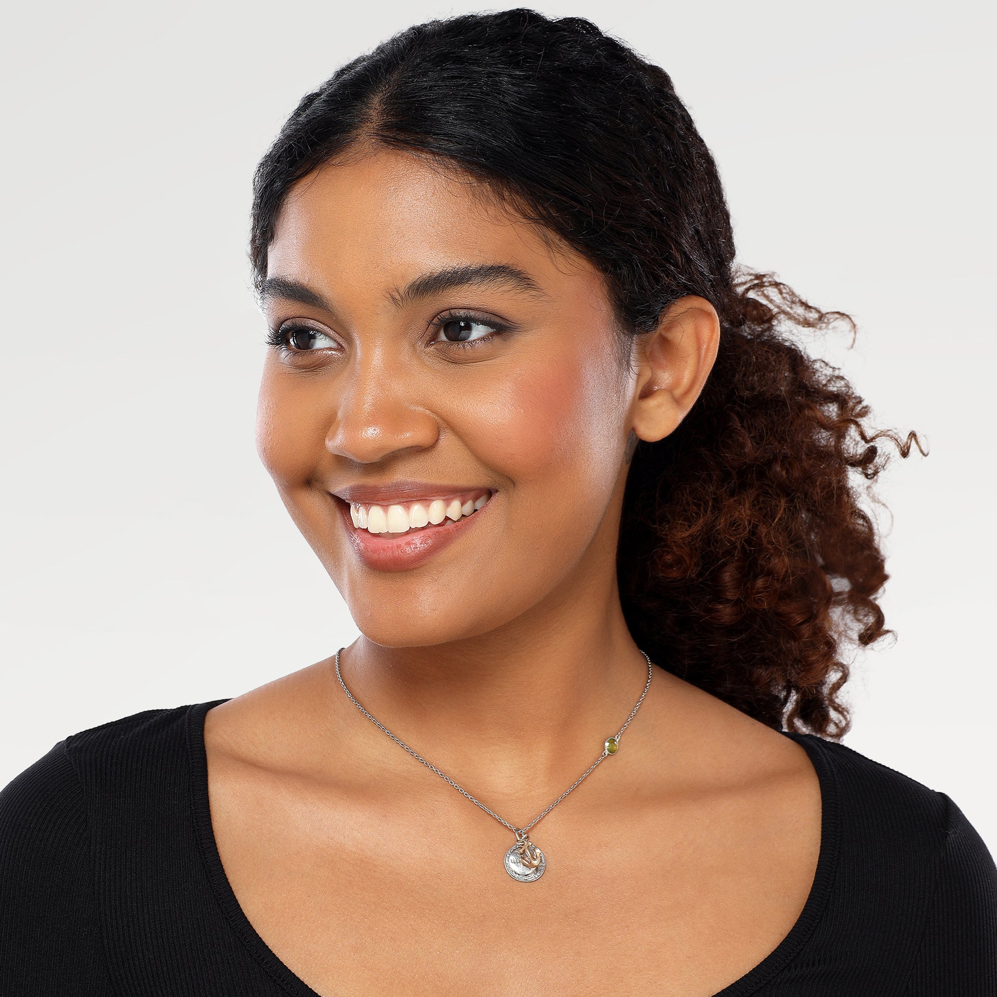 Grace Two Tone Zodiac Leo Peridot Necklace