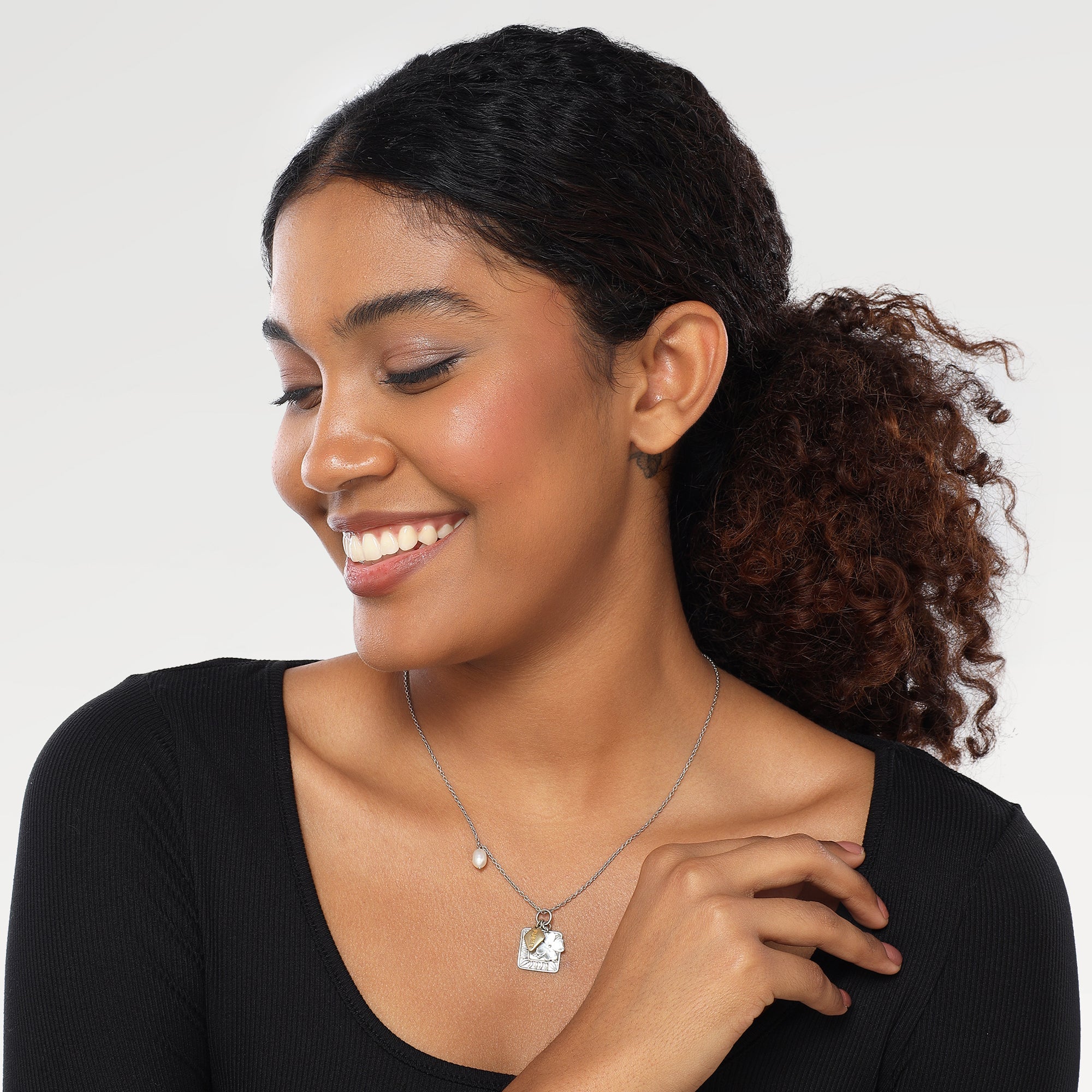 Zoe Two Tone Pearl Bezel Necklace