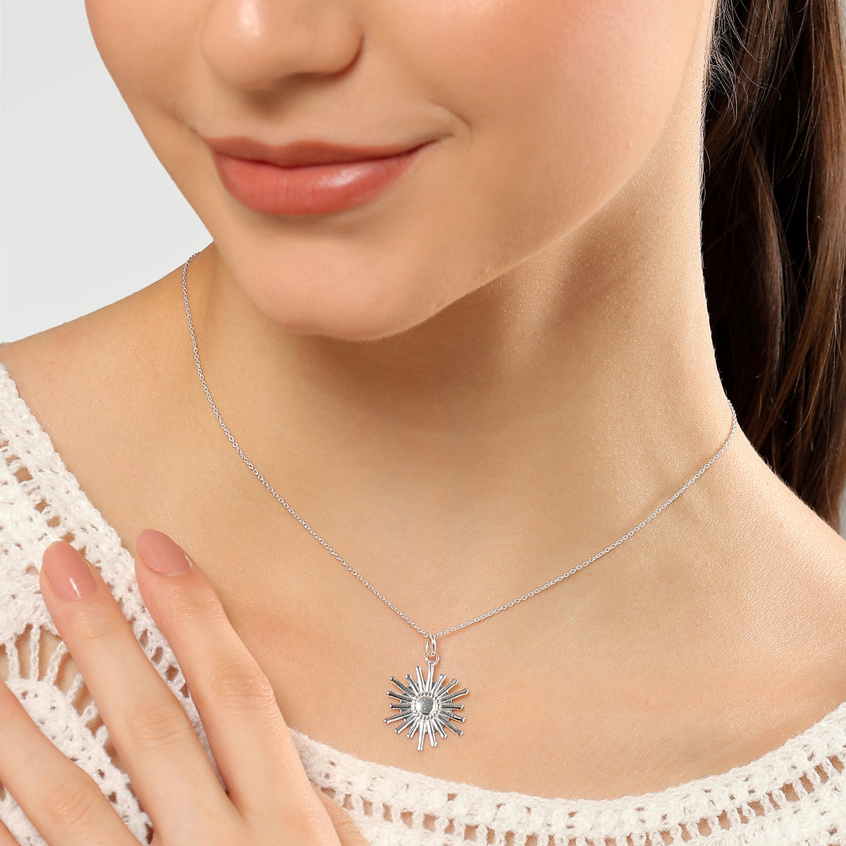 Anna Minimal Sun Pendant