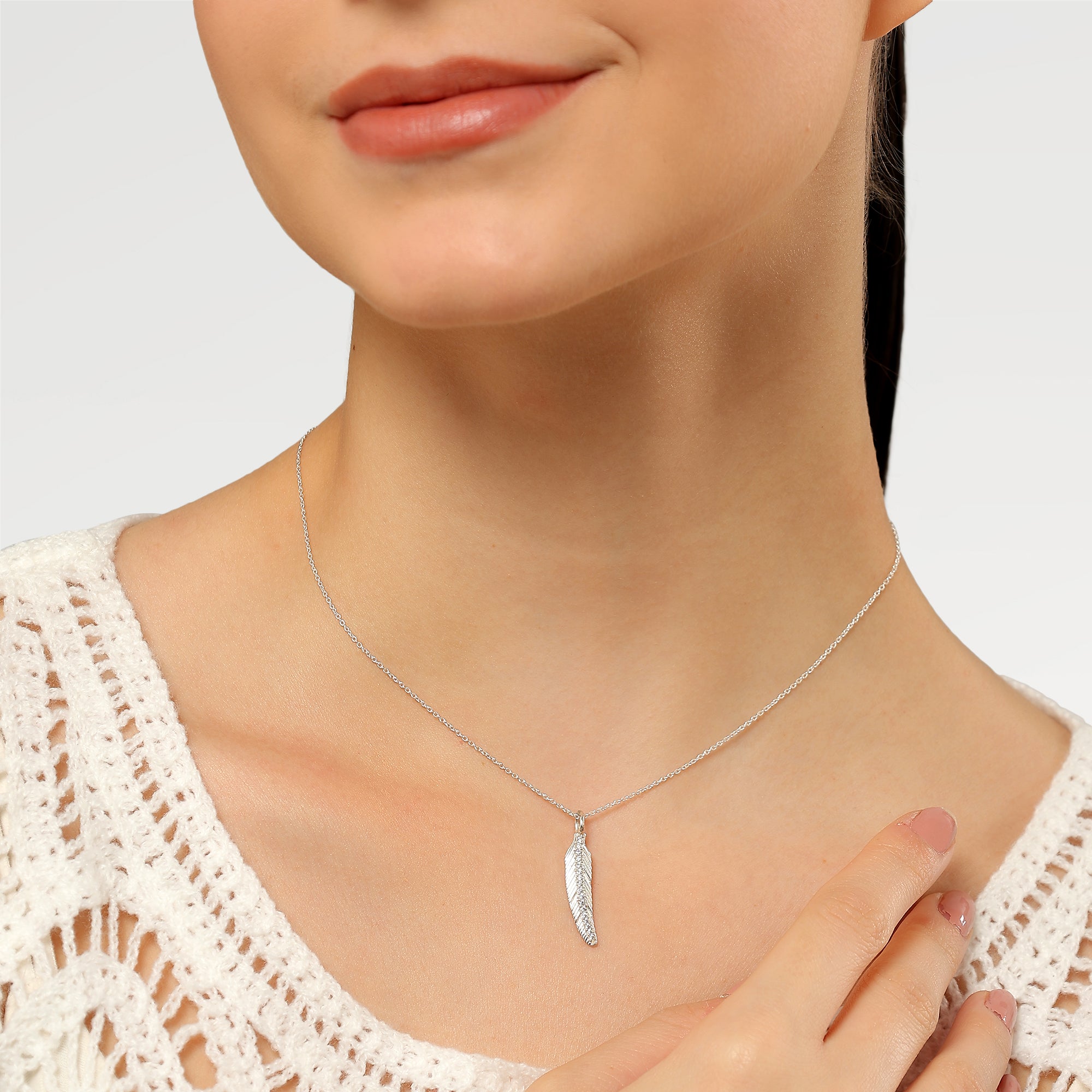Grace Pave Leaf Zirconia Pendant