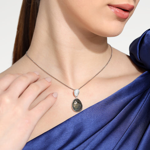 Ava Silver Labradorite Pendant