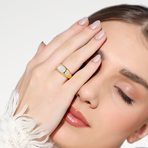 Rosa Sterling Silver White Moon Stone Ring