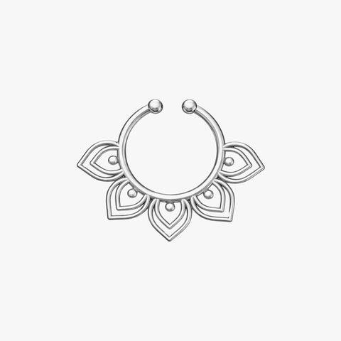 Pyra Silver Nose Pin