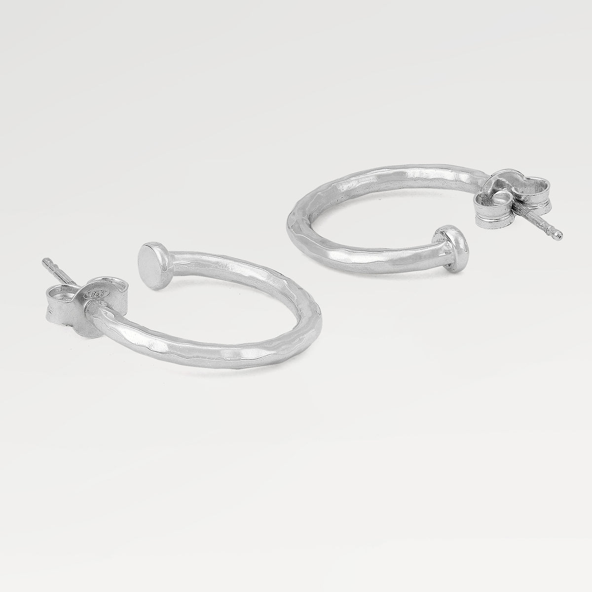 High Polish Plain 3/4 Hammered Texture Stud Hoop Earrings
